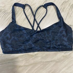 Lululemon sports bra